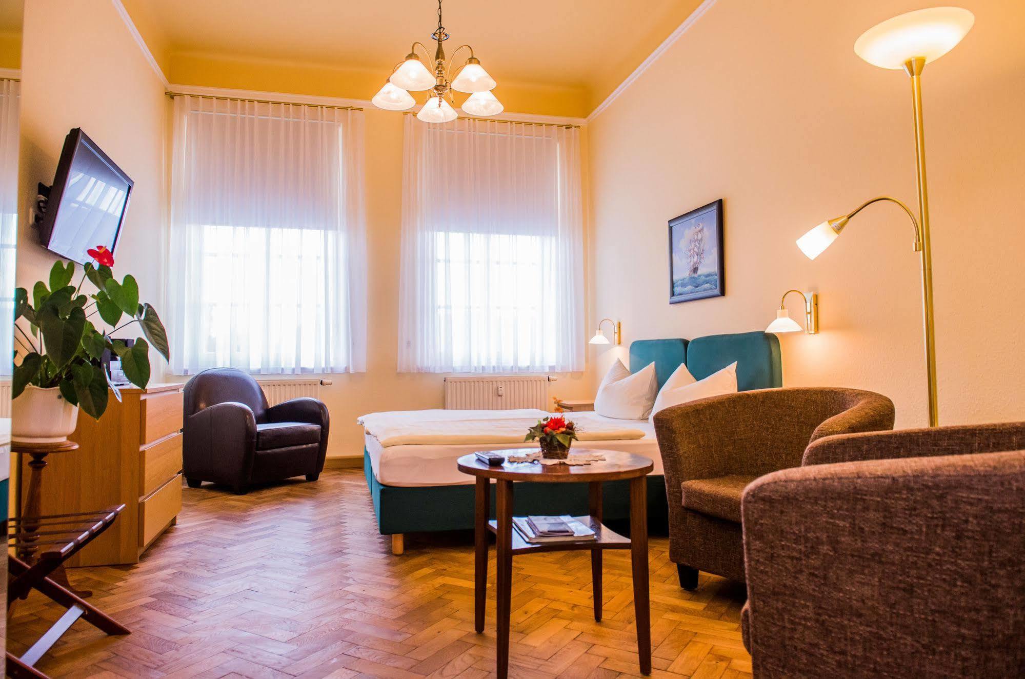 Apartmenthaus Stadt Metz Dresden Exterior foto